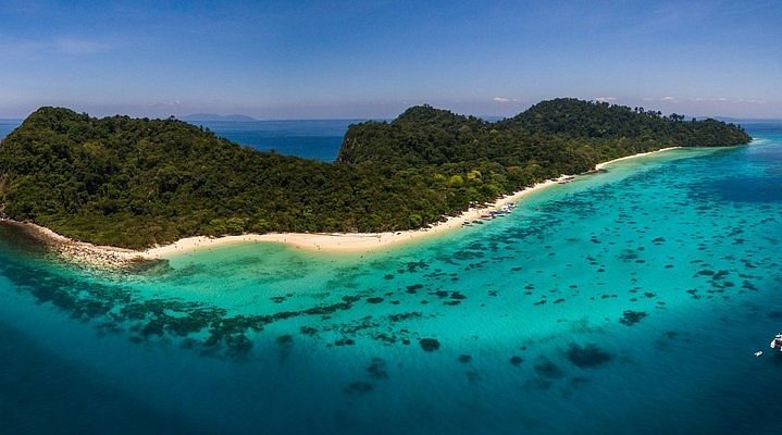 Private Speedboat Phi Phi + Koh Rok  (2 Day 1 Night Trip)