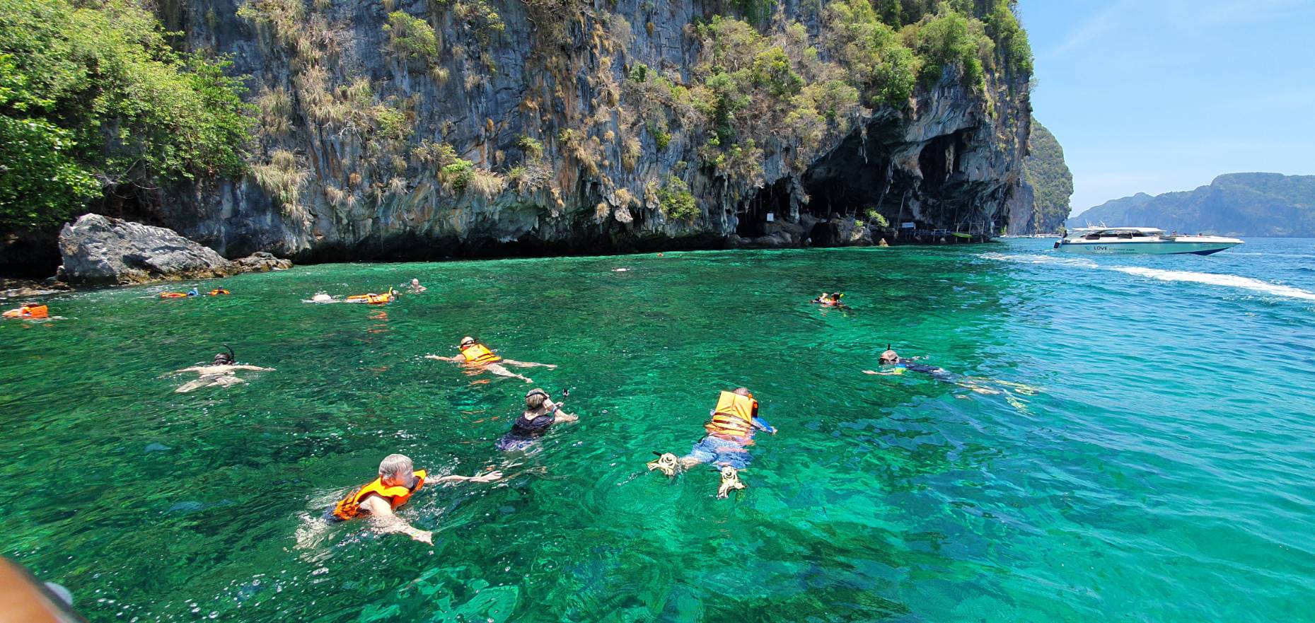 Speed Boat 2 engines Phi Phi Island