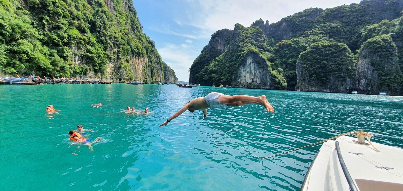 Speed Boat Phi Phi Island (Daily)