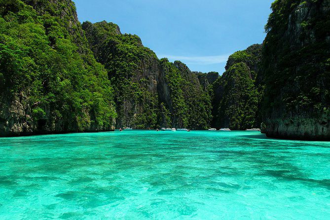 Private Catamaran Phi Phi + Krabi (Chicken – Poda)