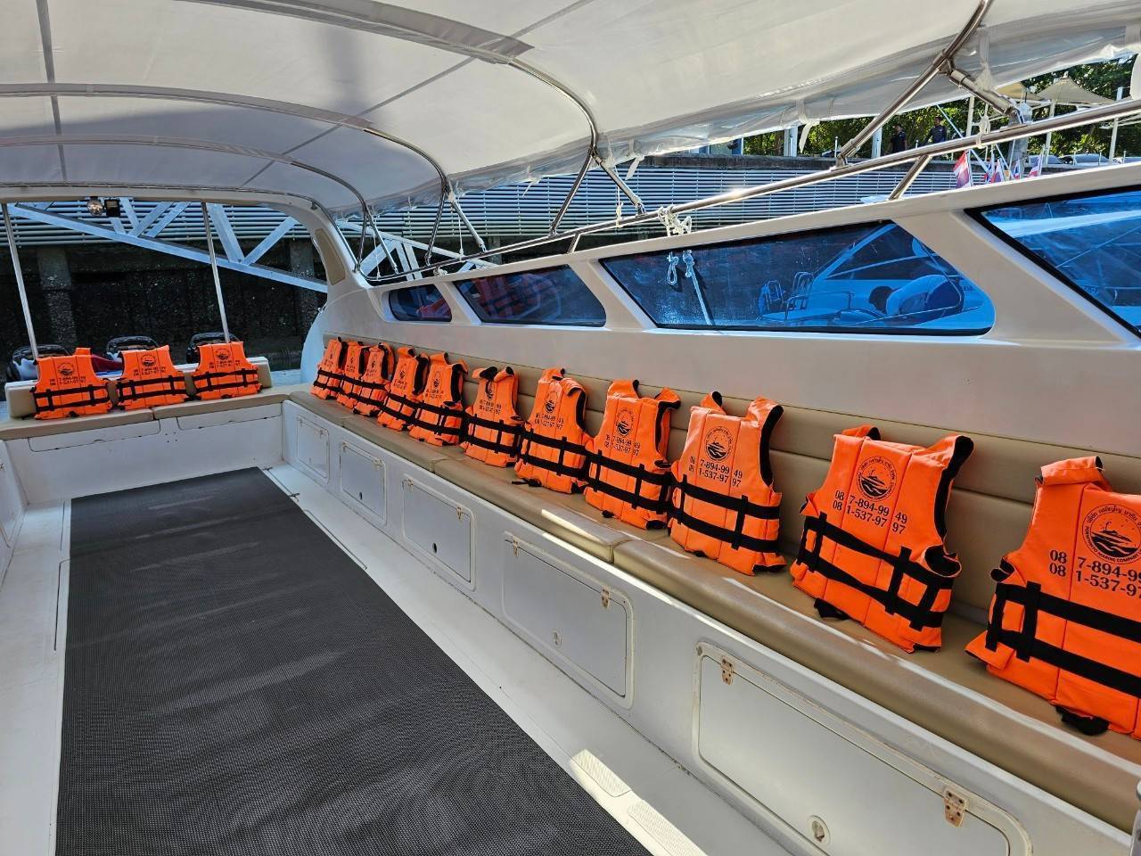 Private Speed Boat (3 Engines) Phi Phi + Bamboo Island Fullday Trip